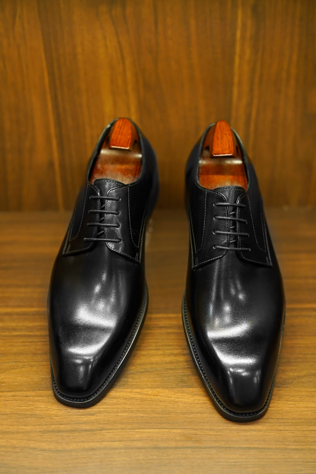 Black Whole-cut Oxford Shoes | Hides&Cult