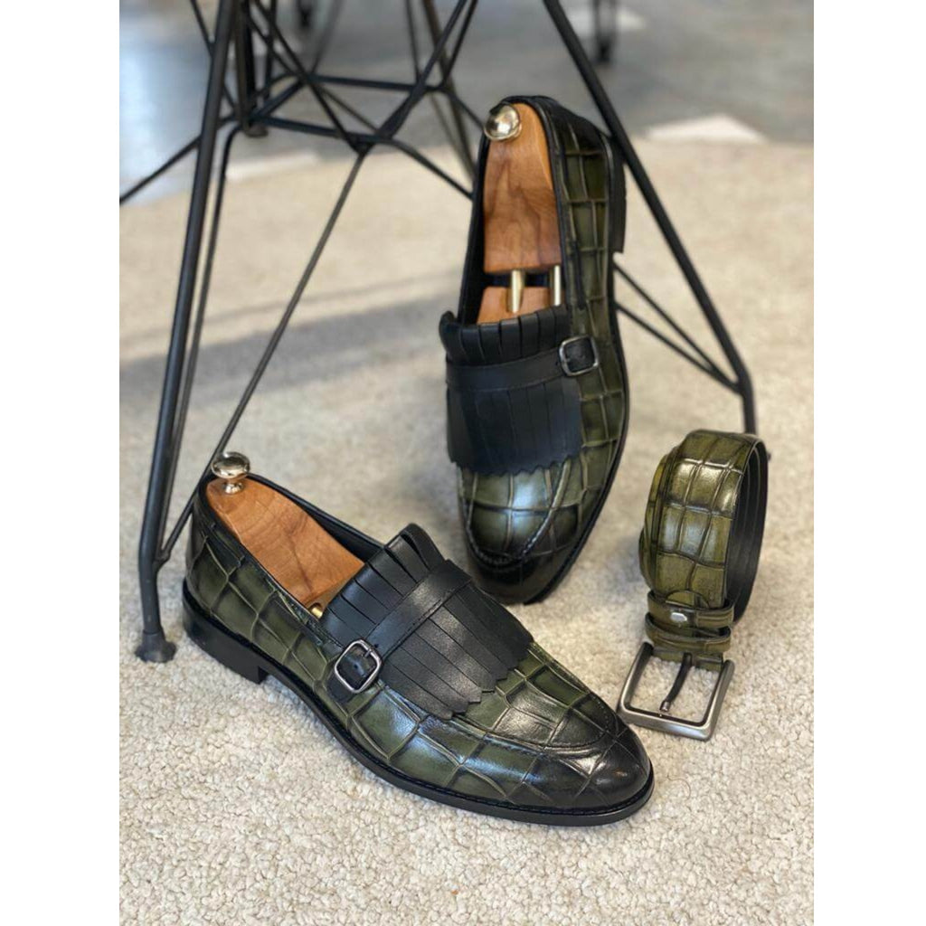 Green croc-print dress loafers with black kiltie design – men's handcrafted formal footwear with unique texture and finish.