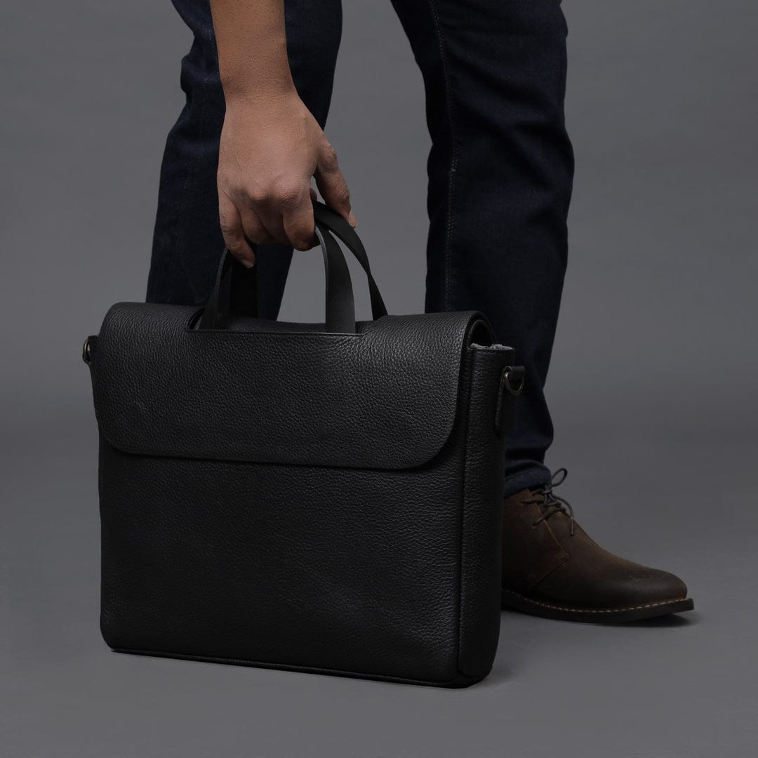 Genuine Leather Messenger Bag In Black Color