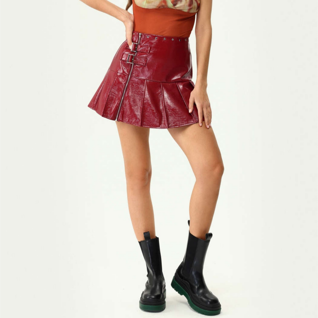 Women's Maroon Red Patent Vinyl Effect Buckled Pleated Hem Mini Leather Skirt