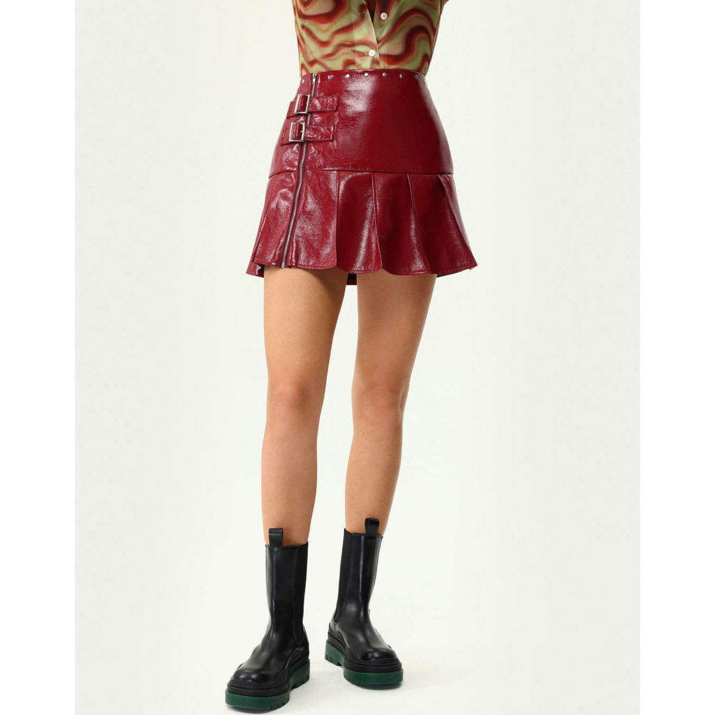 Women's Maroon Red Patent Vinyl Effect Buckled Pleated Hem Mini Leather Skirt
