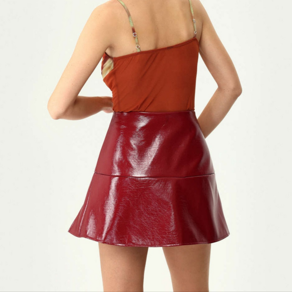 Women's Maroon Red Patent Vinyl Effect Buckled Pleated Hem Mini Leather Skirt